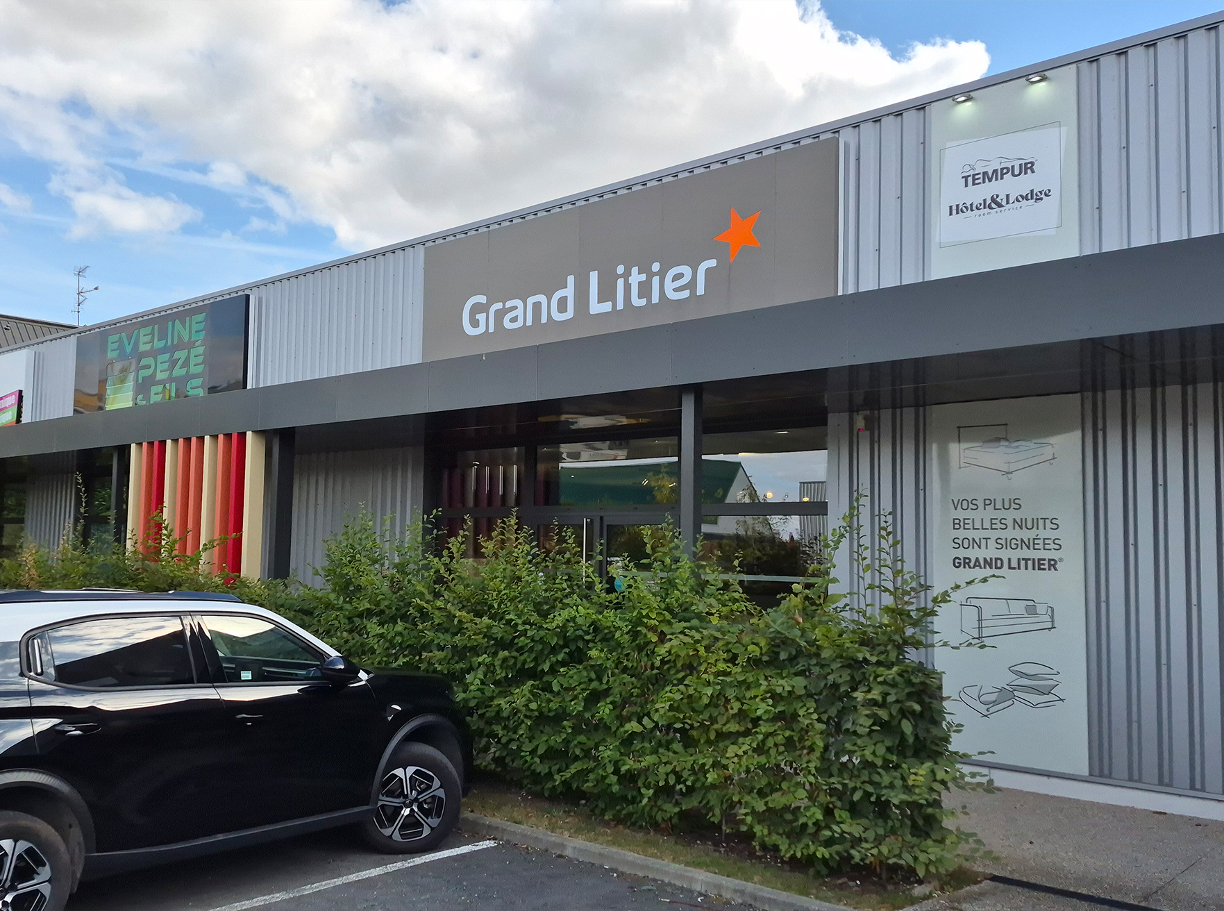 le parking du magasin de literie grand litier d'Amiens à Longueau
