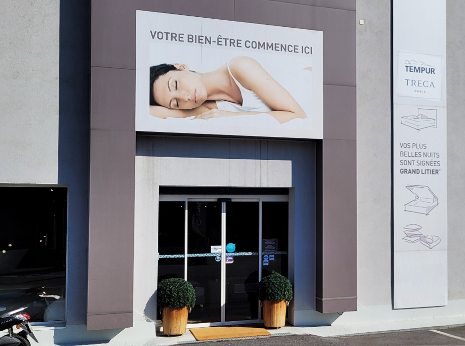 L'entree du magasin de literie Grand Litier Ajaccio en Corse
