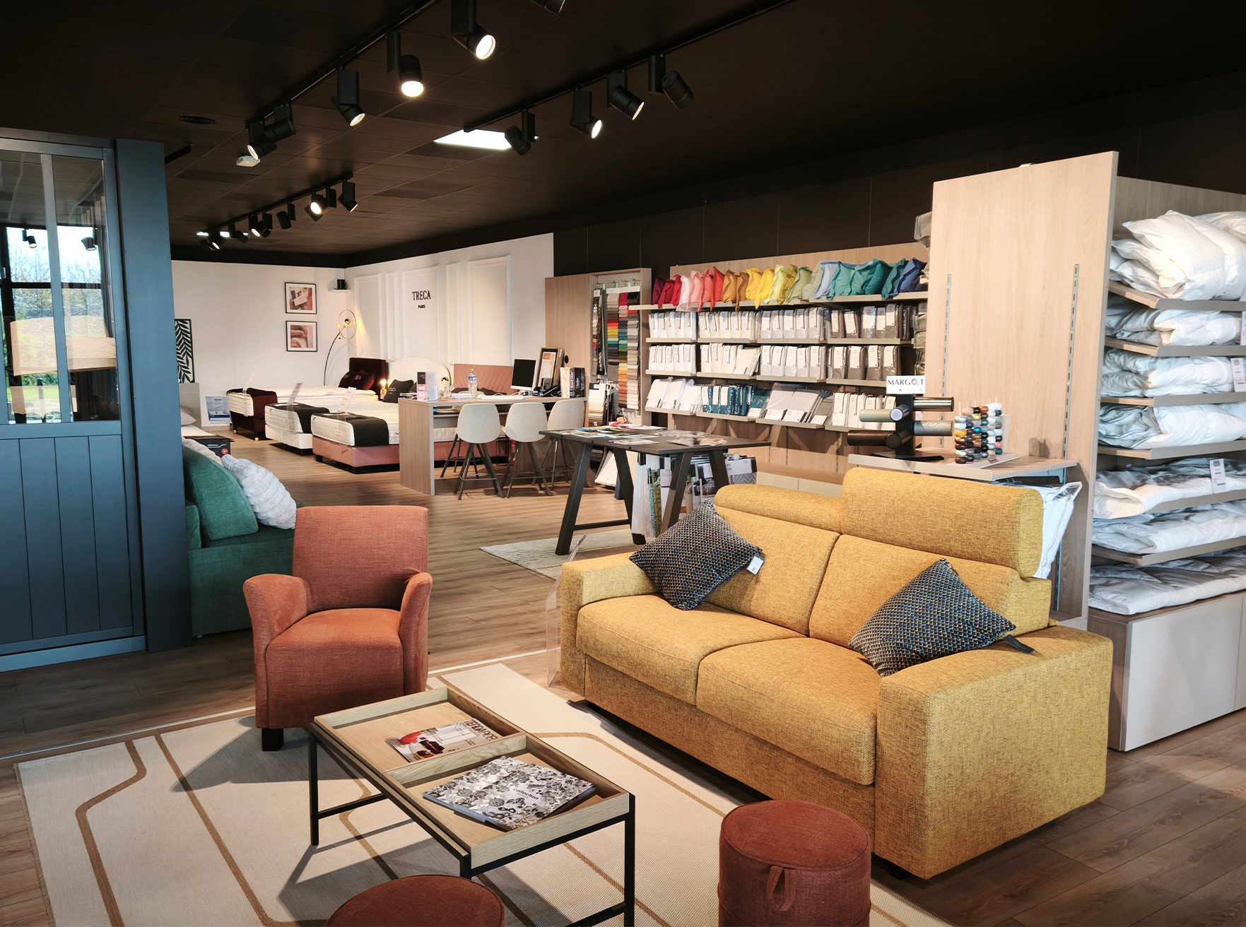 Le magasin de literie Grand Litier de Rennes en bretagne - Un beau convertible jaune