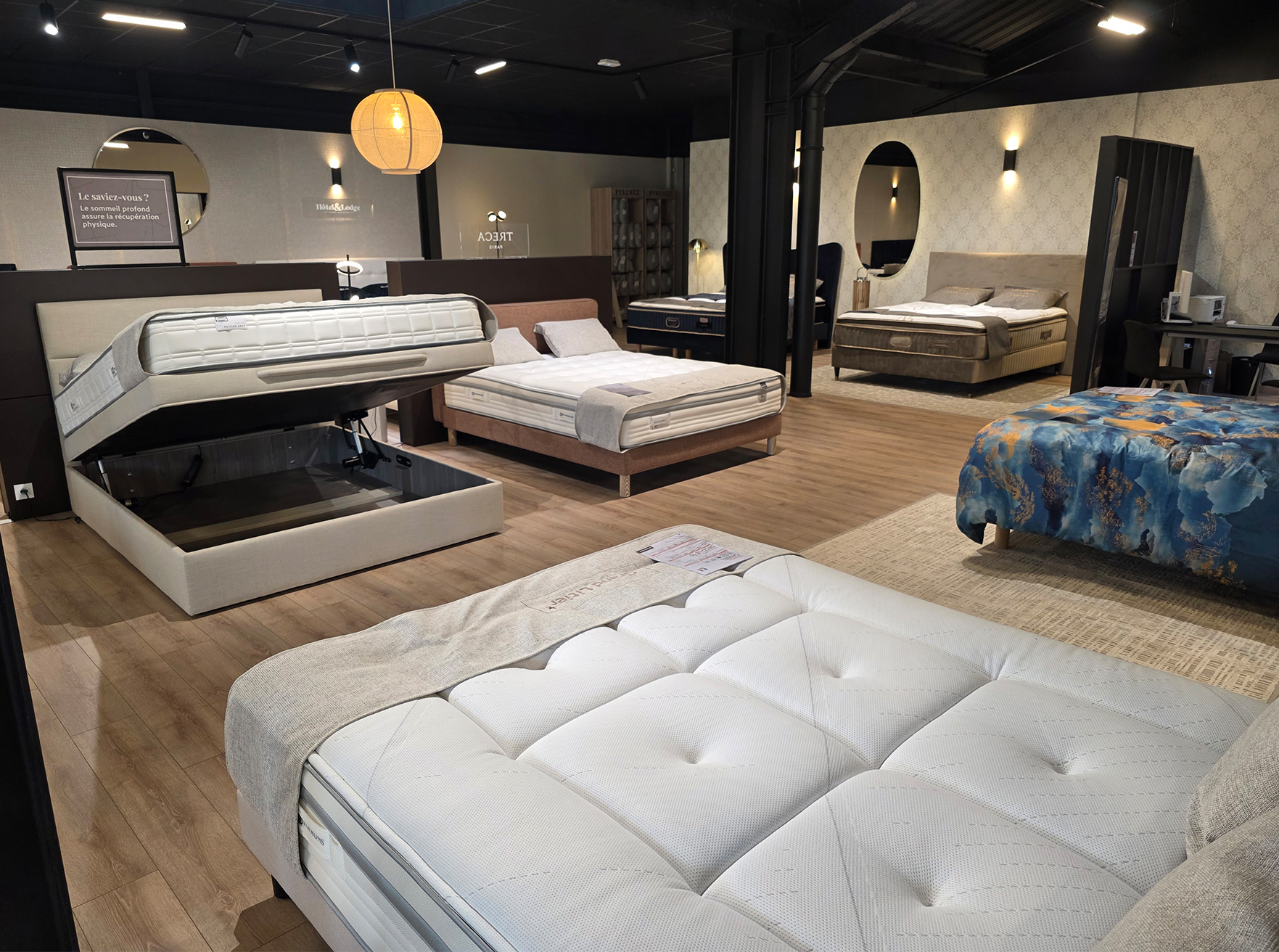 les matelas exposés dans le magasin Grand Litier de Saintes dans le 17