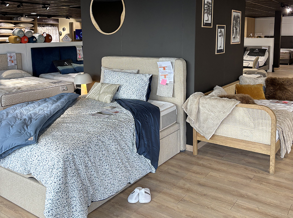 Une sélection de linge de lit dans le Grand Litier du Mans dans la Sarthe