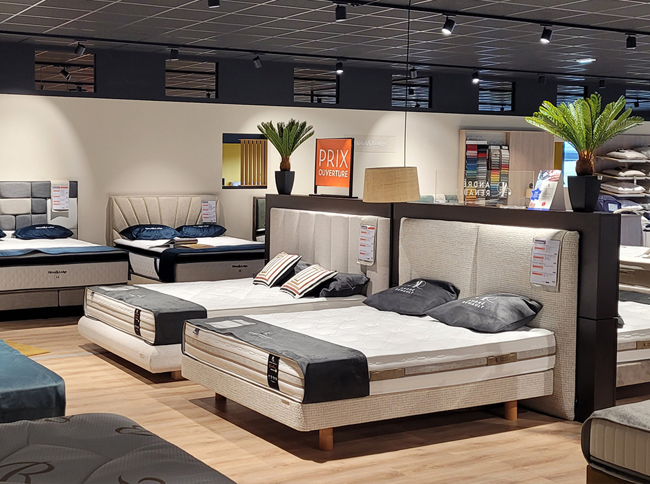 intérieur du magasin de literie Grand Litier de Issoire avec les matelas André Renault