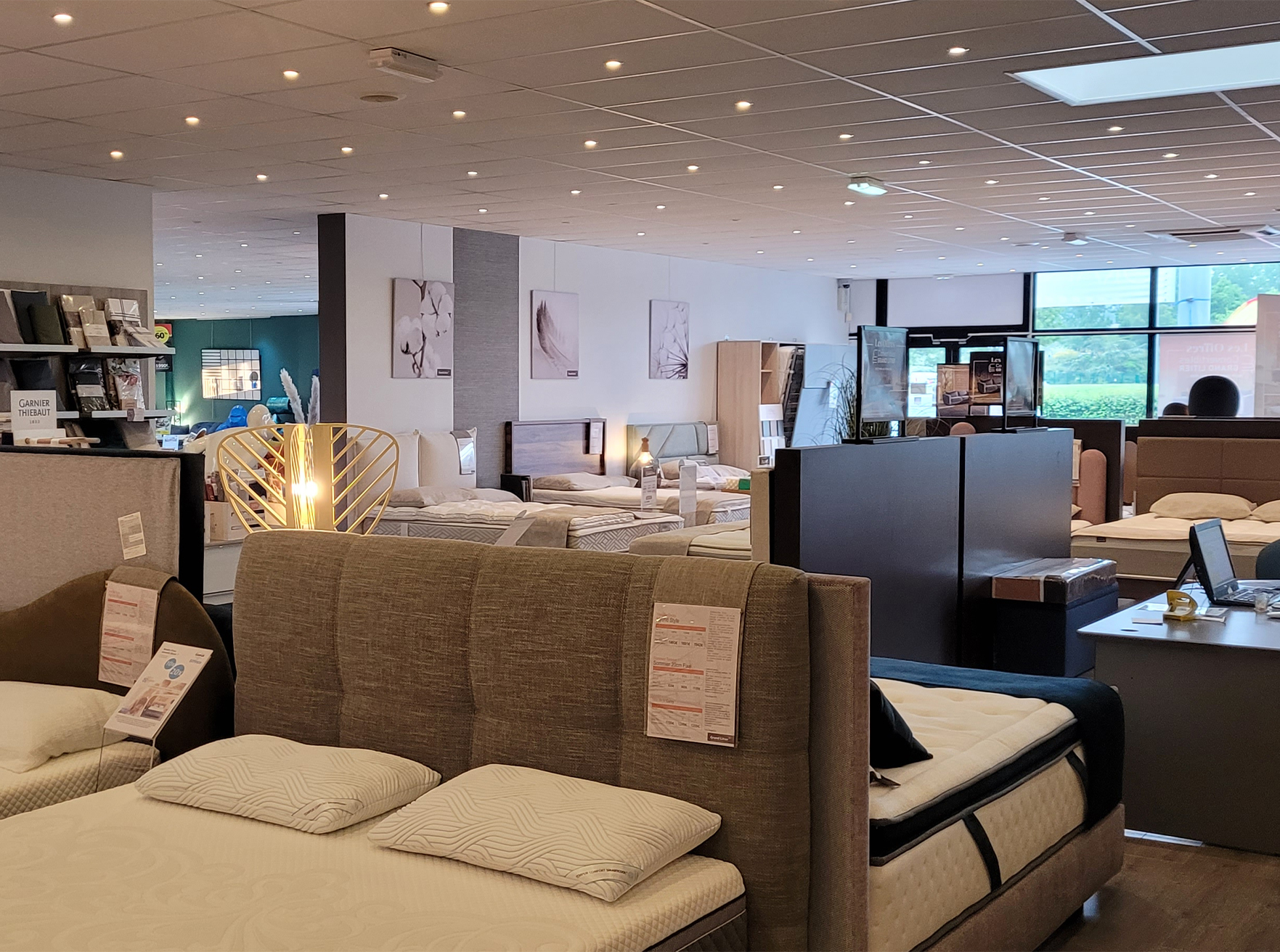 l'espace intérieur du magasin de literie Grand Litier de L'isle d'Abeau