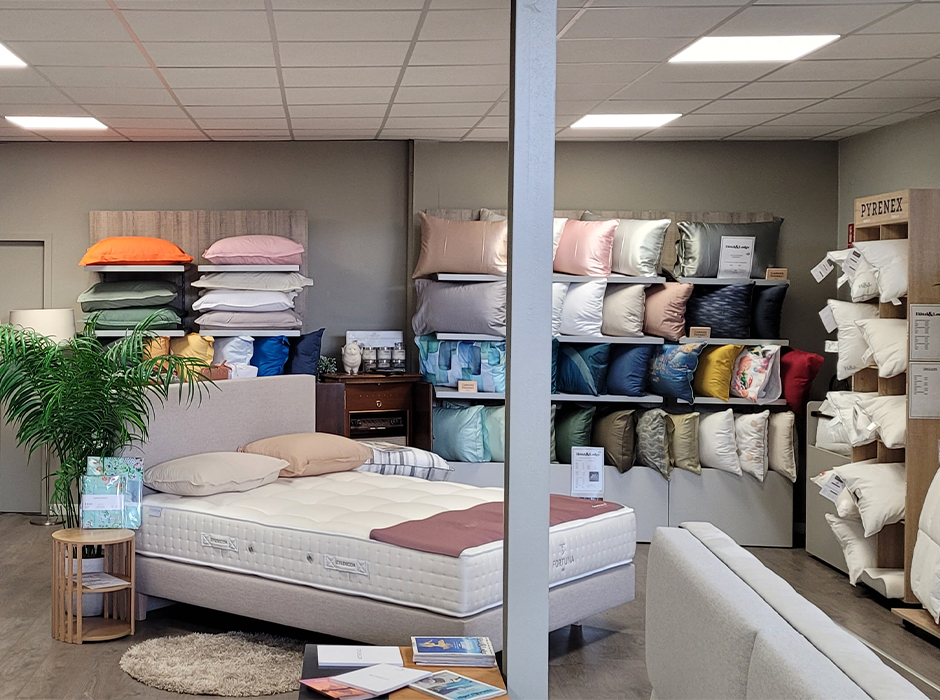 L'espace linge de lit du magasin Grand Litier de Saint-Etienne à Firminy